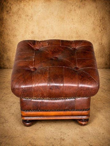 stile chesterfield - Poef - Leder, Hout - Poef van leer