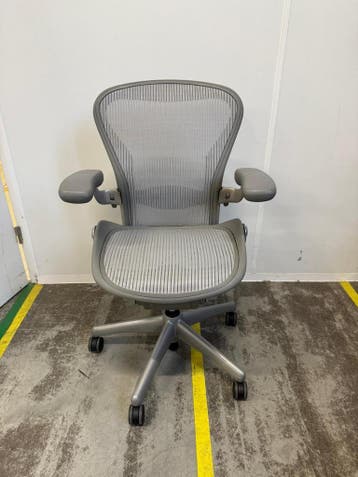 Refurbished Herman Miller Aeron Titanium, Huis en Inrichting, Bureaustoelen, Verzenden, Wit, Zo goed als nieuw, Bureaukruk