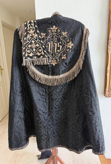 Religieuze en spirituele objecten (2) - Lint, Borduursel,