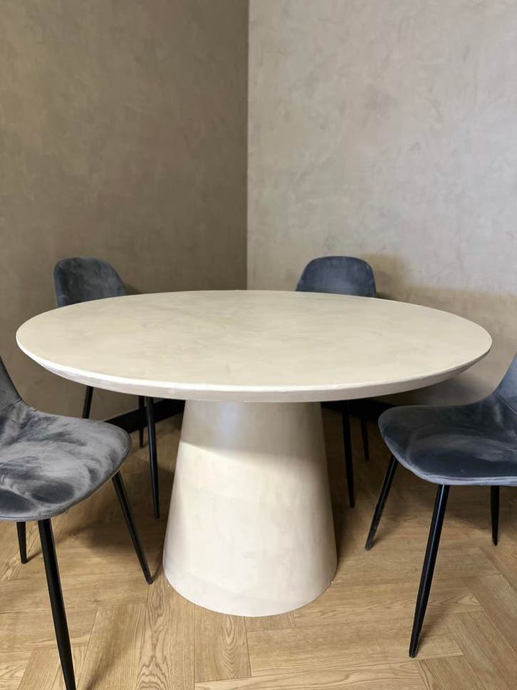 Ronde eettafel | Betonciré zandkleur | vanaf €1090 | NU -10%, Huis en Inrichting, Tafels | Eettafels, 100 tot 150 cm, 100 tot 150 cm