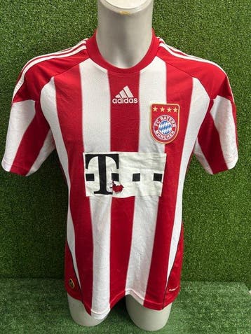 FC Bayern München - Duitse voetbal competitie - 2010 -, Nieuw