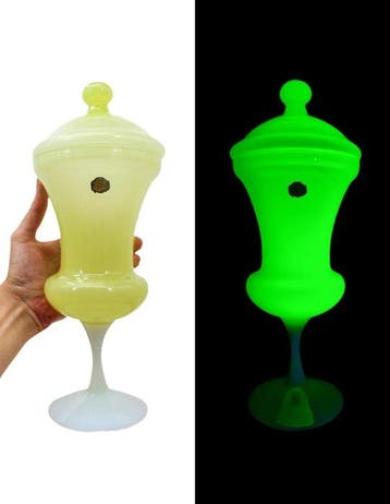 Delprete - Grand pot couvert sur pied - Doos - Uraniumglas