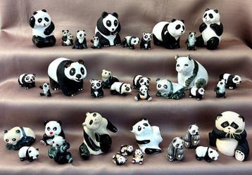 Div. fabr. - Beeldje, Collectie beeldjes van pandas - 8 cm