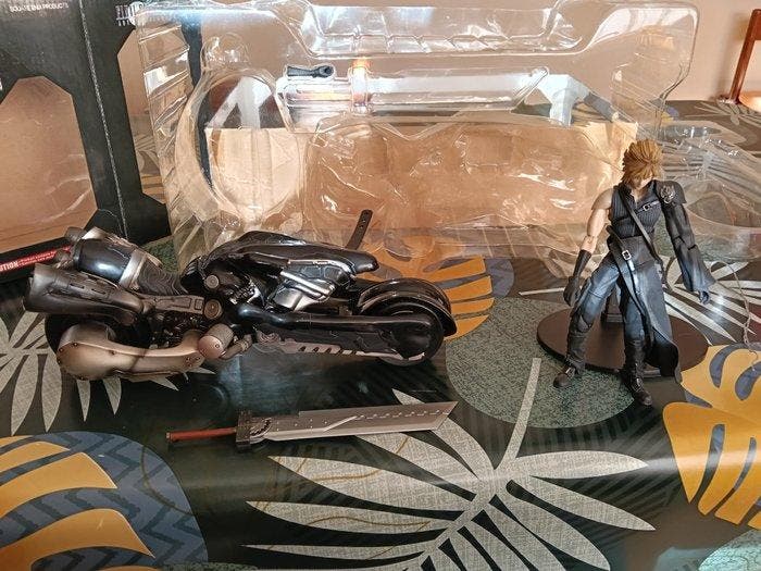 Playarts - Action figure - Final Fantasy VII: Advent, Spelcomputers en Games, Spelcomputers | Overige Accessoires