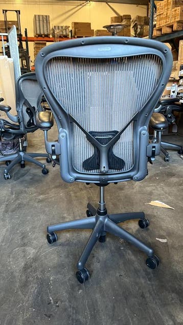 Herman Miller Aeron Maat C (Incl. Posturefit), Huis en Inrichting, Verzenden, Zwart, Zo goed als nieuw, Bureaustoel
