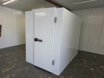 Vriescel 150 x 240 x 220 cm B-keus, Nieuw in verpakking, Koelen en Vriezen