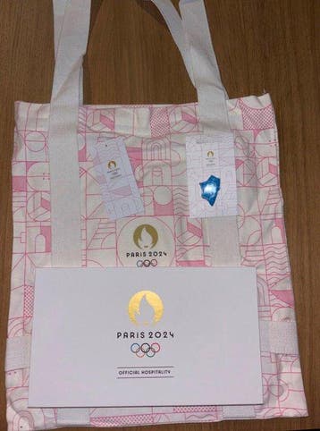 Plaatje + tas + speldjes - Sportplaat - Aluminium, Nieuw