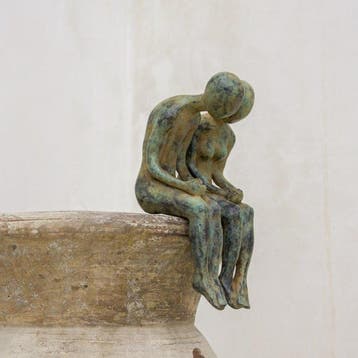 sculptuur, NO RESERVE PRICE - Sculpture of a Couple sitting