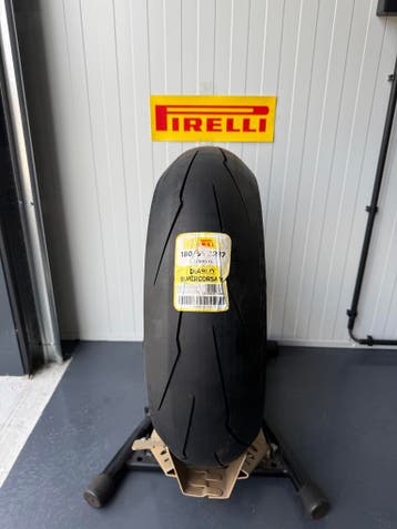 Pirelli Diablo Supercorsa SP V3 180/55 ZR17 motorband [2], Ophalen of Verzenden, Nieuw