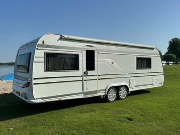 Tabbert Puccini 685 DF 2022 Nieuwstaat, Tabbert, 2000 kg en meer, Tot en met 4, Voortentlamp