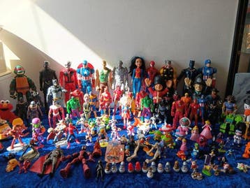 Diverse speelgoedfiguren - Star Wars, Marvel, TMNT, DC,