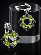 Olivijn - Zilver - Oorbellen - Elegante Groen