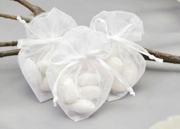 50 x  Hartvormige organza zakjes 9x 14cm wit (op is op!), Ophalen of Verzenden, Nieuw