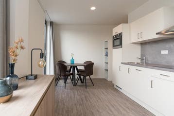 Te huur: Studio Jan van Gentstraat in Badhoevedorp, Huizen en Kamers, Noord-Holland, Badhoevedorp