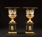 Vaas (2) - Gepatineerd brons, Verguld brons - Two large