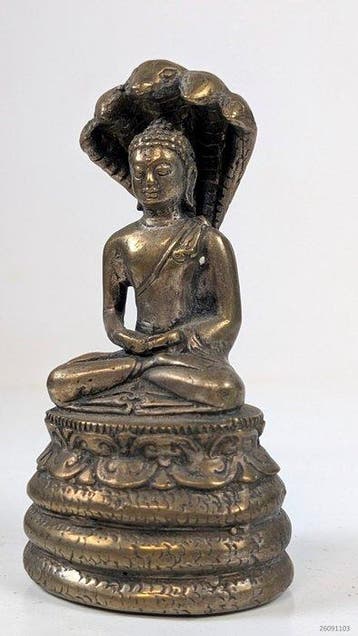 mediterende Boeddha onder de beschermende kap van de, Antiek en Kunst