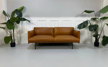 Muuto Model Outline Sofa 2-zits Leder Bruin Cognac, Tweepersoons, Leer, Ophalen of Verzenden, Zo goed als nieuw
