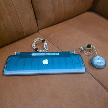Apple Vintage Apple USB Keyboard (M2452) & Hockey Puck Mouse, Nieuw