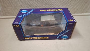 GONIO 1:24 - Modelauto - VW-82 Kübelwagen Ambulance, Nieuw
