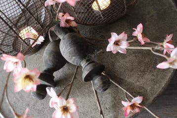 Sober houten klosje Black wash, Huis en Inrichting, Woonaccessoires | Overige, Ophalen of Verzenden, Nieuw