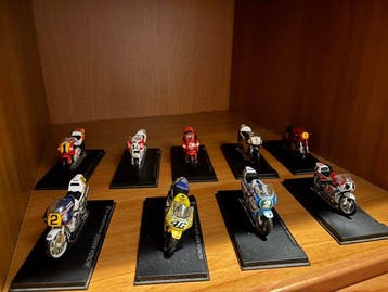 IXO 1:43 - Model motorfiets (9) - MV Agusta/ Honda/ Suzuki/, Nieuw