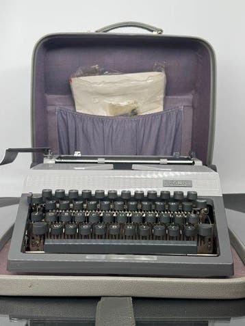 Erika 30 - dertig - Typemachine - 1960-1970, Antiek en Kunst