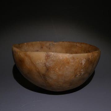 Oud-Egyptisch Marmer Voorwerp. Ø 11,3 cm. Oud Koninkrijk, 3e