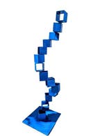 D. B - Escultura Escaleras quebradas No reserve