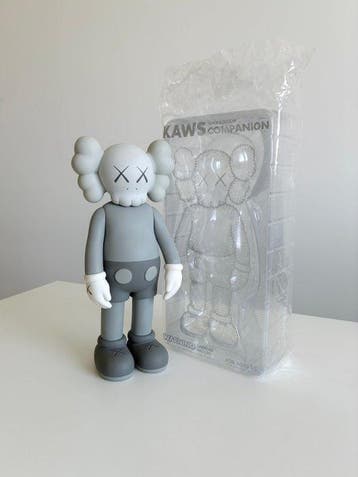 Kaws (1974) - Kaws companion grey medicom toy 2016