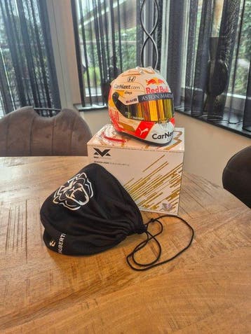 Red Bull Racing - Max Verstappen - 2020 - Scale 1/2 helmet, Verzamelen, Nieuw