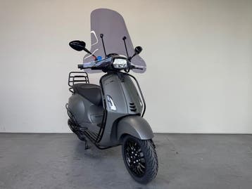 Vespa Sprint Snor 25 km/h, BWJ 2022, Guerilla Green, Fietsen en Brommers, Snorfietsen en Snorscooters, Gebruikt, Ophalen of Verzenden
