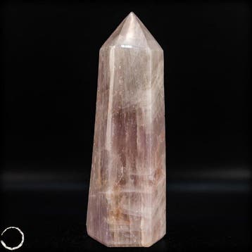 Natuurlijk lavendel-rozenkwarts obelisk – Zachte harmonie in