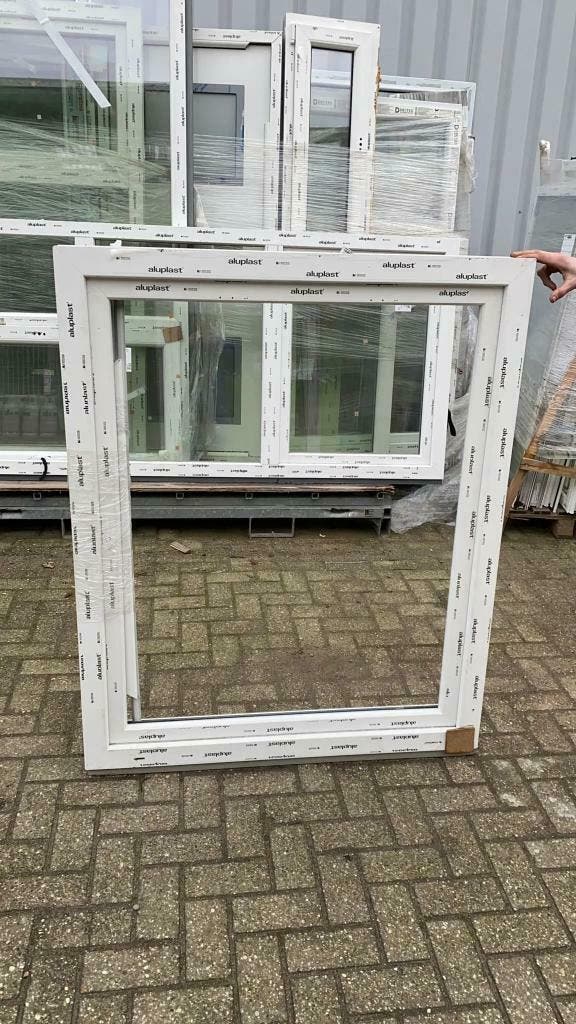 Raamkozijn kunststof kozijnen gebruikt met glas outlet, Doe-het-zelf en Verbouw, Kozijnen en Schuifpuien, Raamkozijn, Nieuw, Inclusief glas