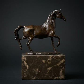 Beeld, Naar Carvin: Lopend paard - 19.8 cm - Brons, Marmer
