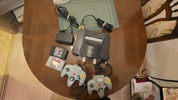 Nintendo - N64 - Nintendo 64 Komplettset mit 2 Controllern,, Nieuw