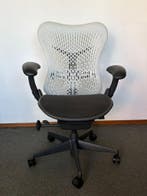 Herman Miller Mirra Bureaustoel - Zwart Met Wit - Opgeknapt!, Huis en Inrichting, Bureaustoelen, Verzenden, Zwart, Zo goed als nieuw