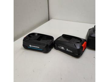 Gardena P4A QC 18V - Accu 2,5 Ah (2x) + oplader, Verzenden, Zo goed als nieuw