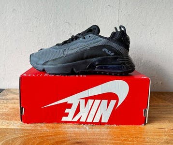 Nike - Air Max 2090 - Sneakers - Maat: EU 37.5, Nieuw