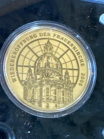 Wereld. Gold bar Frauenkirche Dresden Wiedereröffnung -