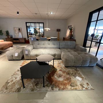Hoekbank + Hocker Piastri - Stof Grijs - IN.HOUSE, Huis en Inrichting, Hoekbank, Nieuw, Scandinavisch, Ophalen of Verzenden