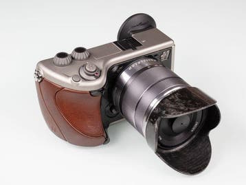 Hasselblad Lunar – Brown Tuscan Leather / Titanium +, Nieuw
