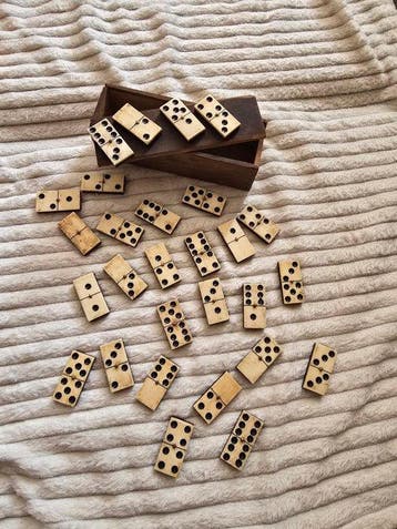 Bordspel - Dominos - Bot - zwartgeblakt hout - messing