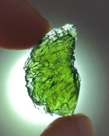 Moldaviet uit Chlum, Zuid-Bohemen - Hoogte: 30 mm - Breedte:
