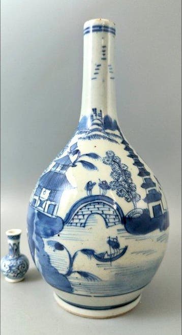 Vaas - Hue Blanc-bleu porselein - China - Qing Dynastie