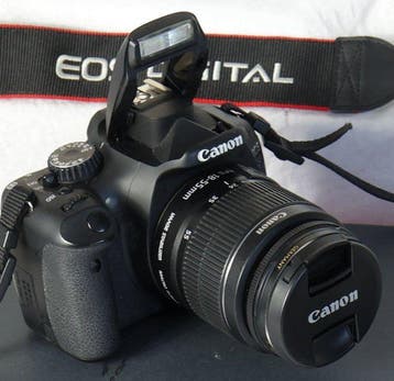 Canon EOS 550Dmet EF-S 18-55mm 1:3.5-5.6 IS II en overige, Nieuw