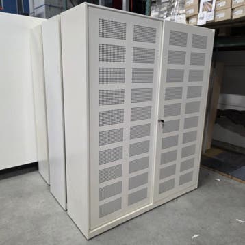 Set van 3 schuifdeurkasten met legborden afm 160x45x195 cm l, Zakelijke goederen, Kantoor en Winkelinrichting | Kantoormeubilair en Inrichting