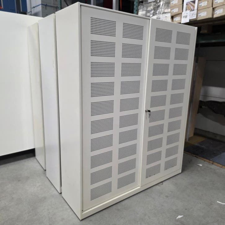 Set van 3 schuifdeurkasten met legborden afm 160x45x195 cm l, Zakelijke goederen, Kantoor en Winkelinrichting | Kantoormeubilair en Inrichting