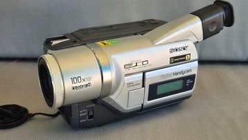 Sony DCR-TRV120E Video8 camera