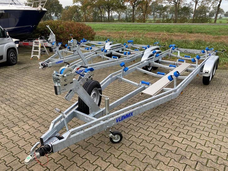 Vlemmix boot-trailers nieuw direct uit voorraad leverbaar, Watersport en Boten, Boottrailers, Nieuw, Verstelbare verlichting, Geremd