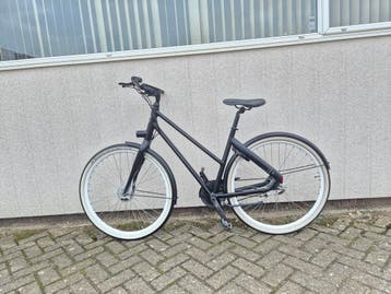 Cortina Blau 7V Belt 2025 – Damesfiets – Framemaat 53 cm, Fietsen en Brommers, 50 tot 53 cm, Ophalen, Zo goed als nieuw, Versnellingen